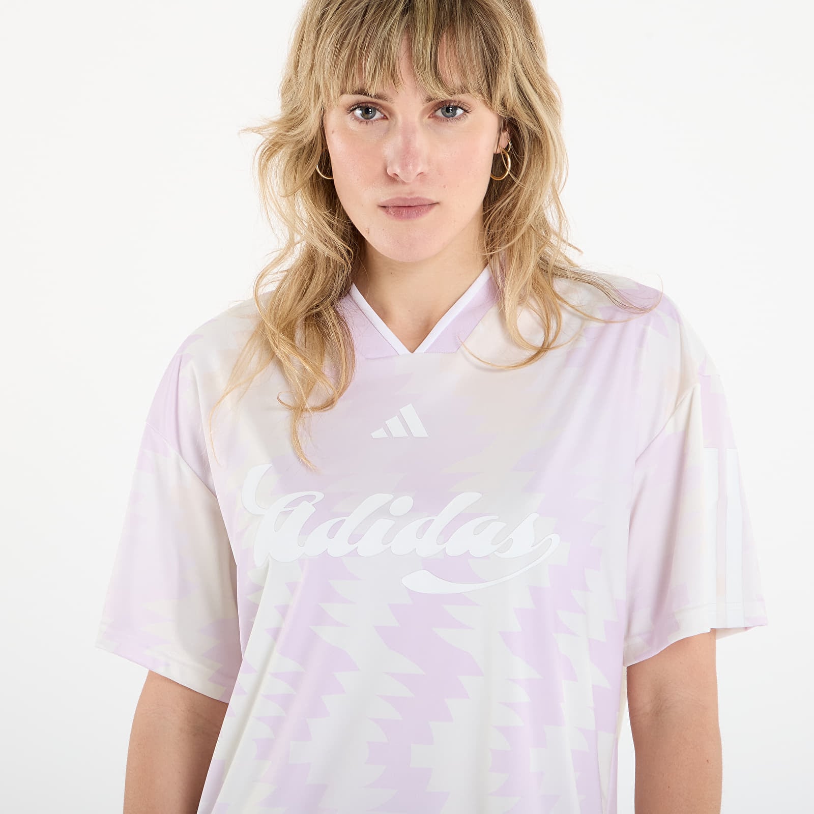 Majice T-shirt adidas W Tiro Cg Aw T Wonder White/ Off White/ Icelav/ Multco