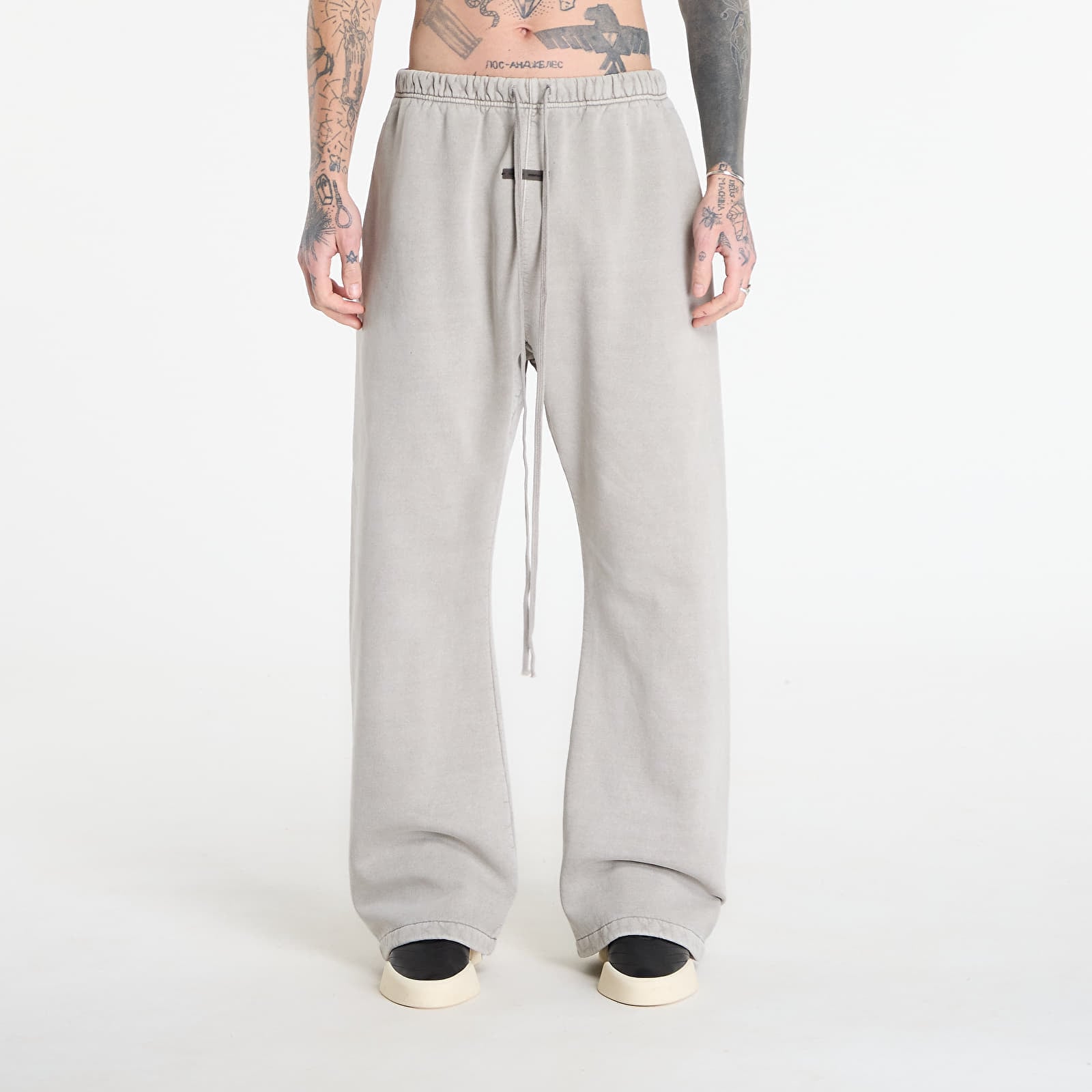 Pantaloni de trening Fear of God Essentials Flare Sweatpant Smoke Grey XXL