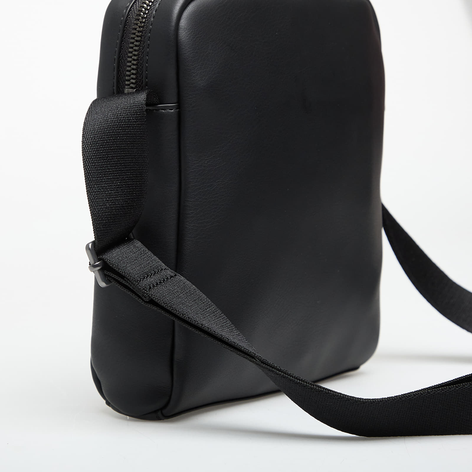 Axelremsväskor för män Calvin Klein Ck Reporter Black