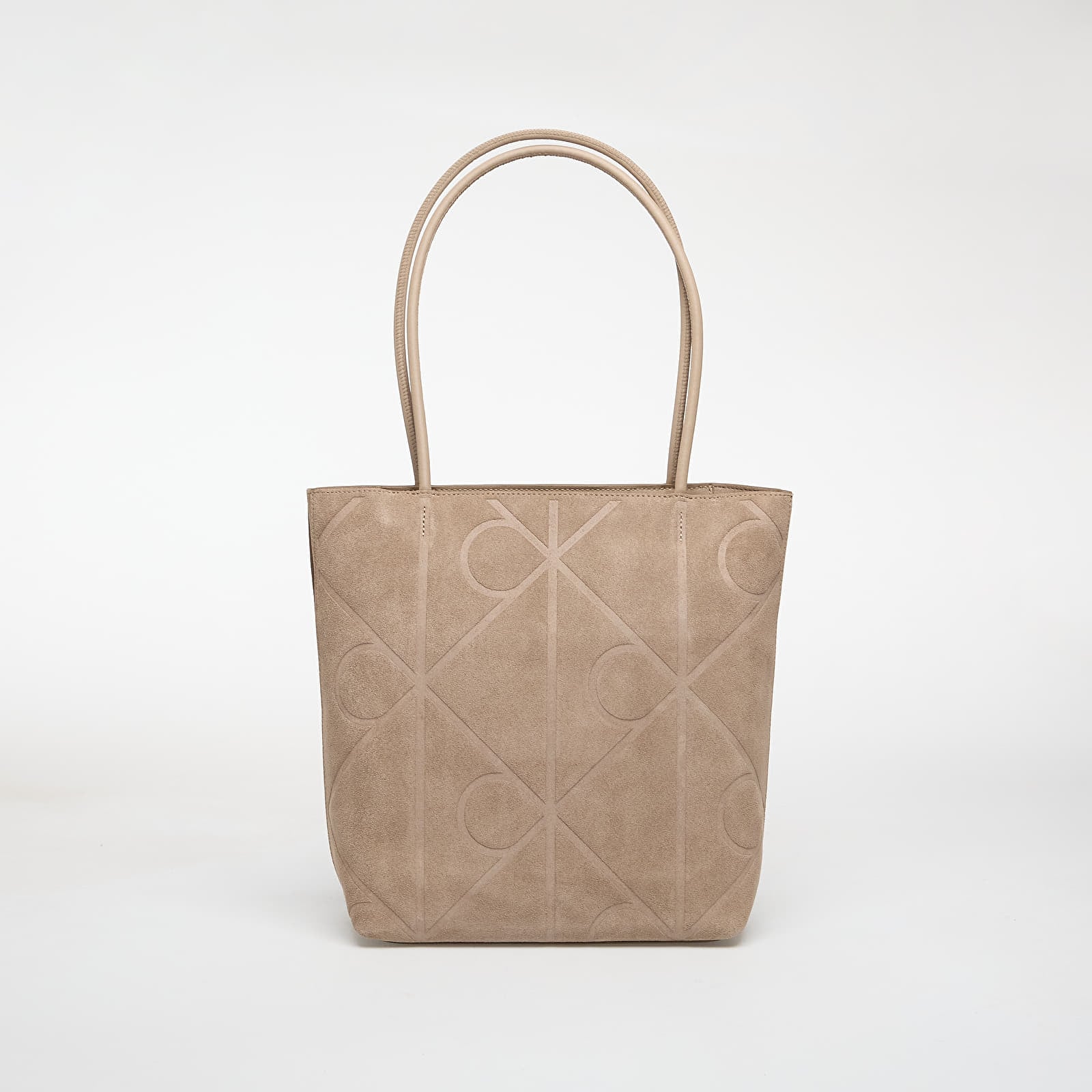 Håndvesker Calvin Klein Emblem Aop Suede Small Tote Desert Taupe
