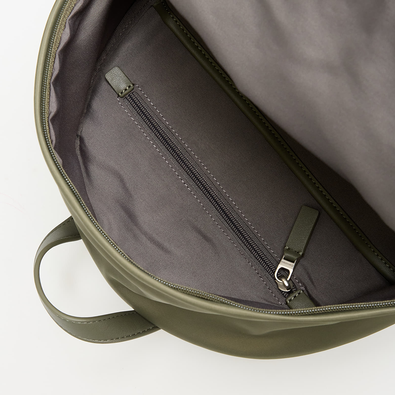 Ryggsäckar Calvin Klein Sleek Round Backpack Beige