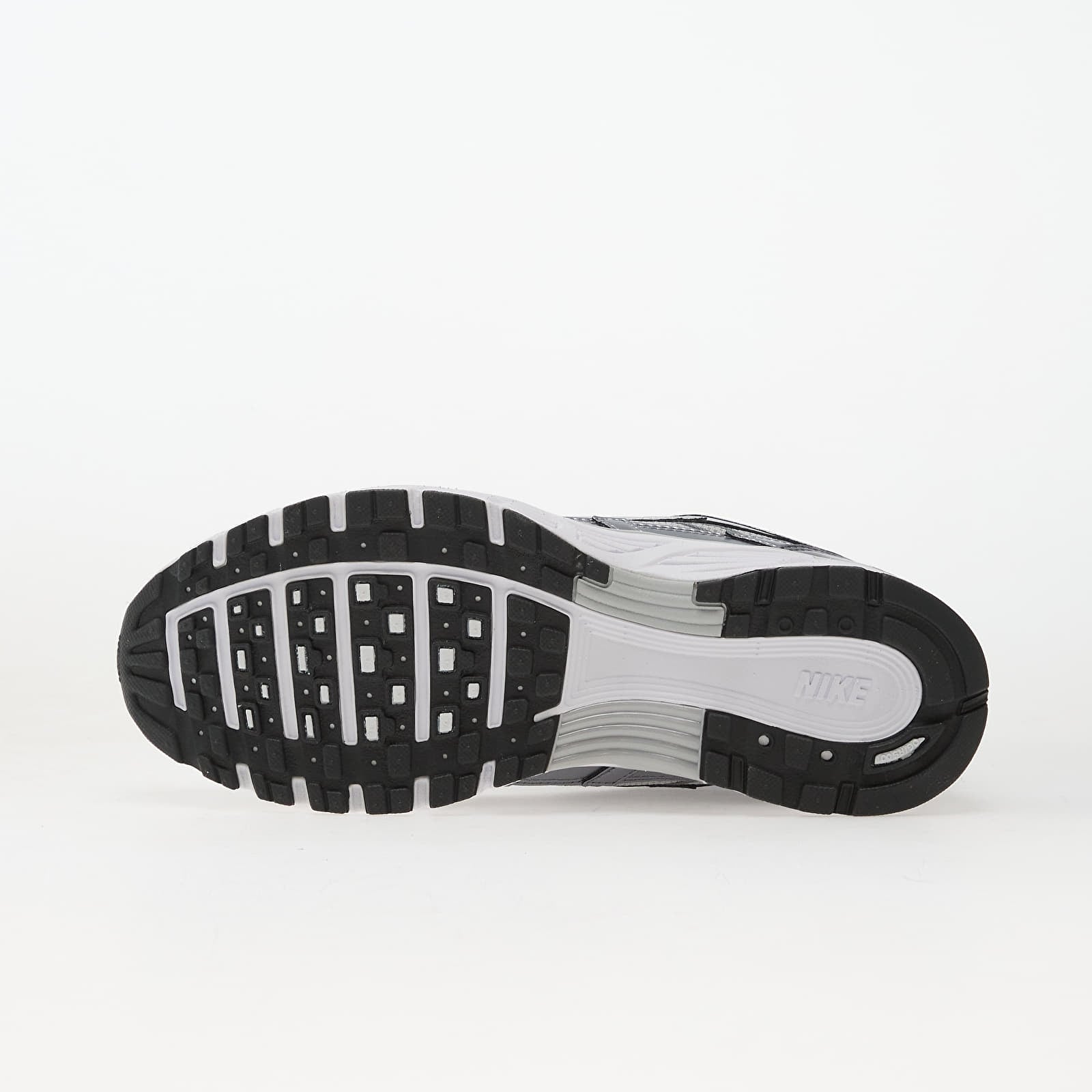 Ženski čevlji Nike W P-6000 Grey Fog/ White-Mtlc Cool Grey-Cool Grey