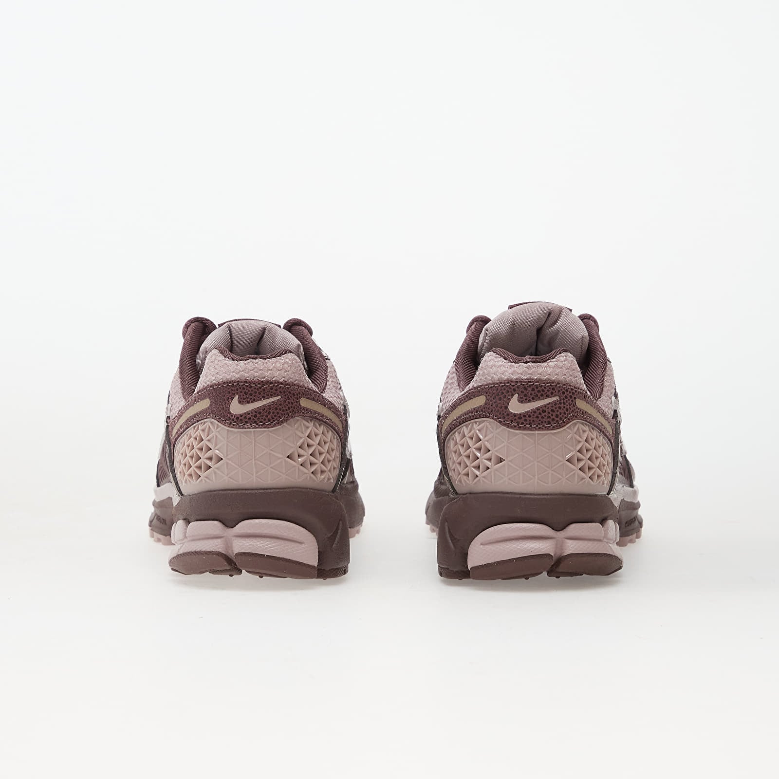 Ženski čevlji Nike W Zoom Vomero 5 Tattoo/ Particle Rose-Particle Rose