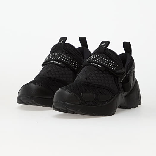 jordan trunner black