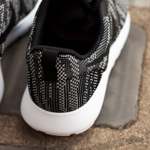 Scarpe donna Nike WMNS Rosherun KJCRD White Black Footshop