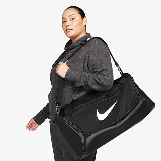 black nike duffle