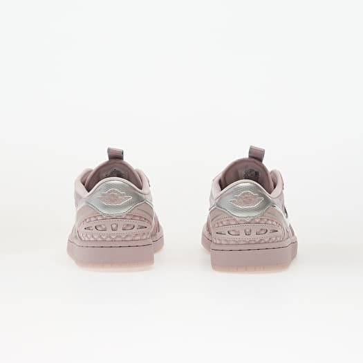 jordan retro 1 barely rose