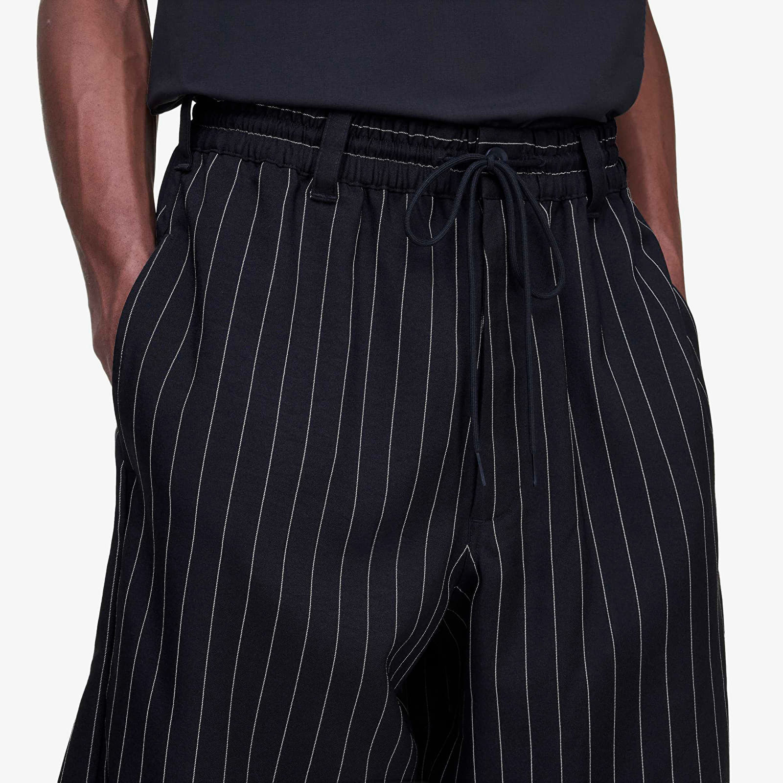 Kurzhosen Y-3 Sport Uniform Pinstripe Track Trousers Black