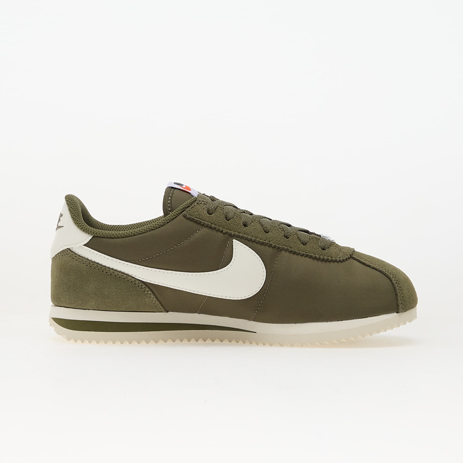 Skor för kvinnor Nike W Cortez Med Olive/ Sail
