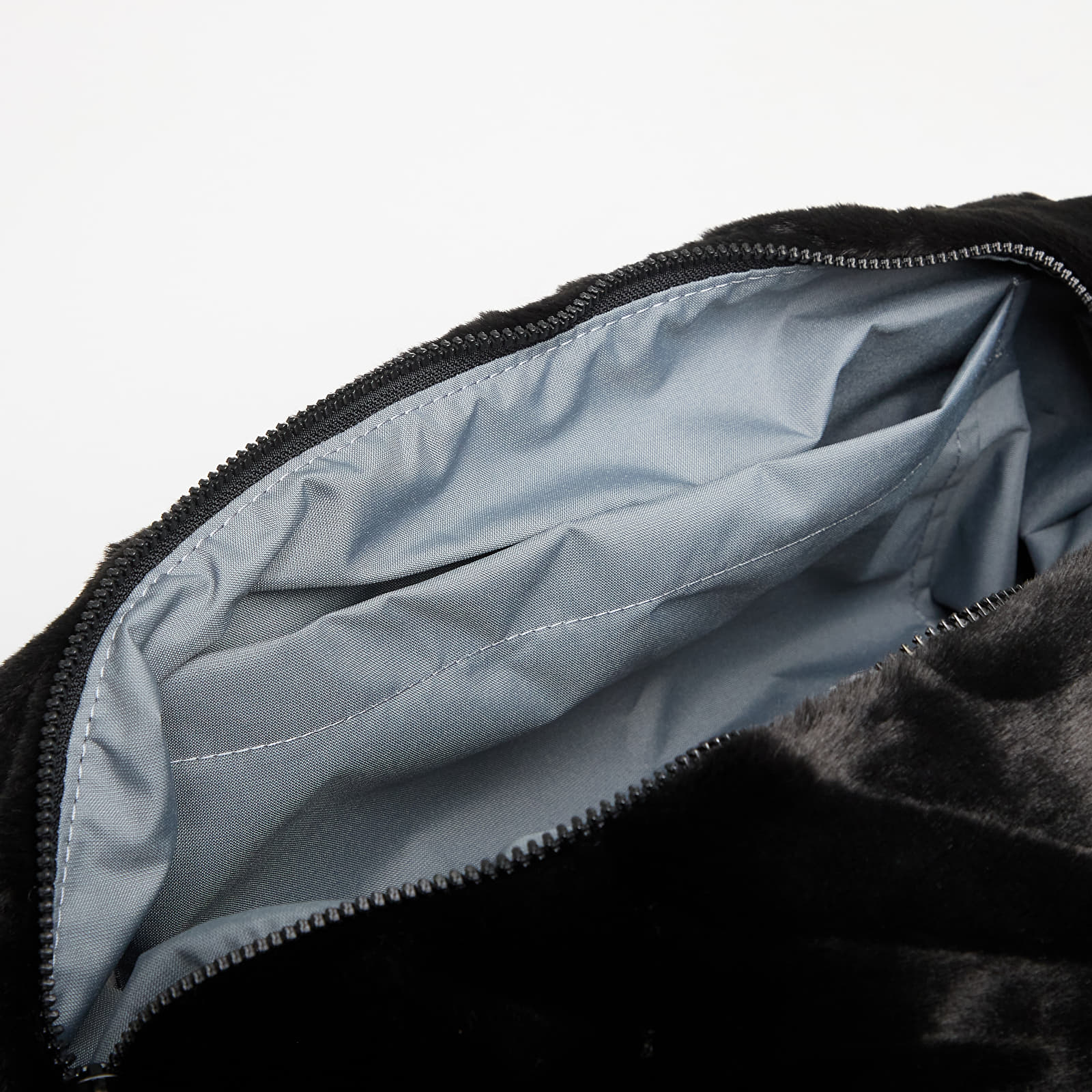 Ανδρικές τσάντες ώμου Nike Sportswear Faux Fur Slouchy Bag 19L Black/ Black