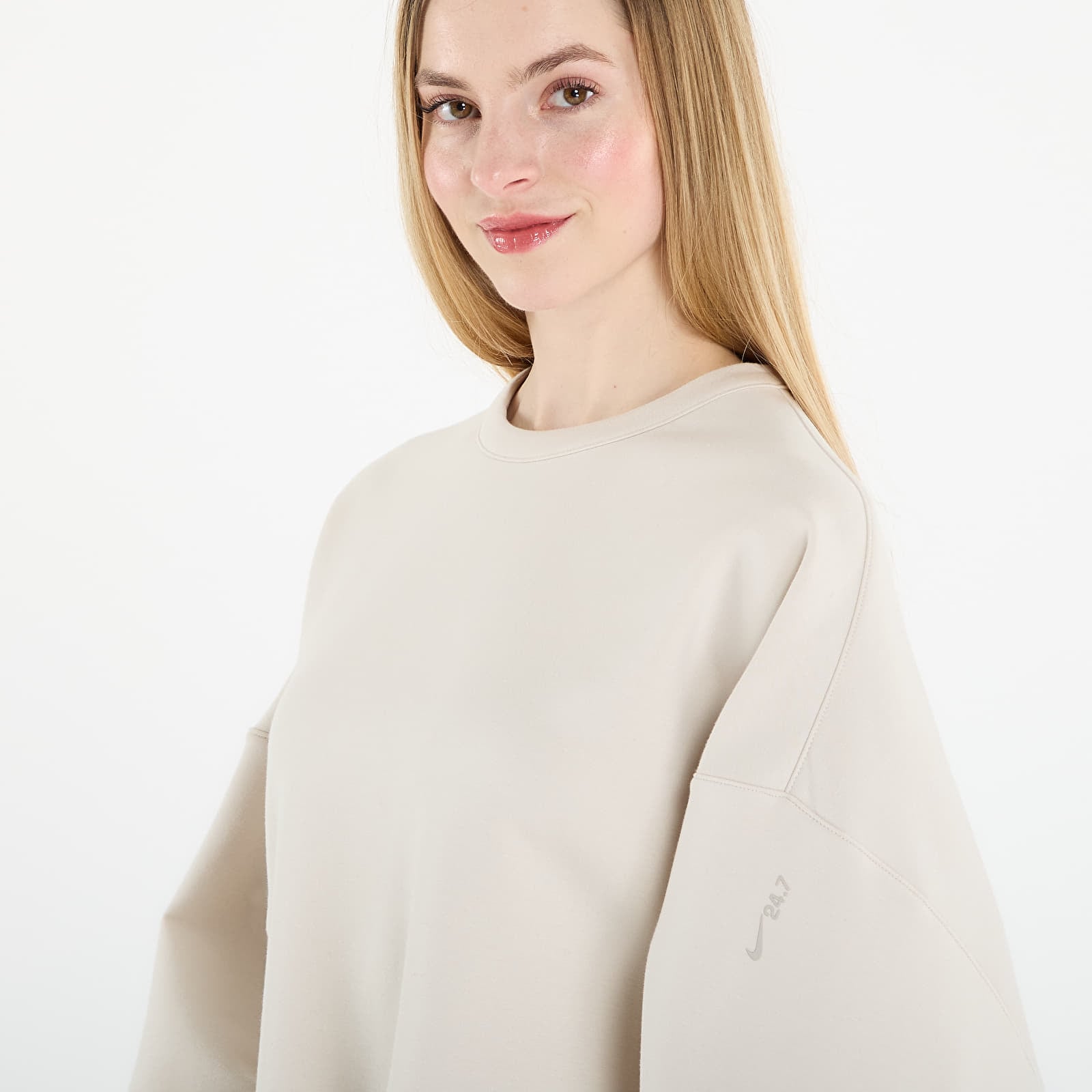 Felpe con cappuccio donna Nike 24.7 ImpossiblySoft Women's Dri-FIT Oversized Crew-Neck Top Lt Orewood Brn/ Lt Iron Ore