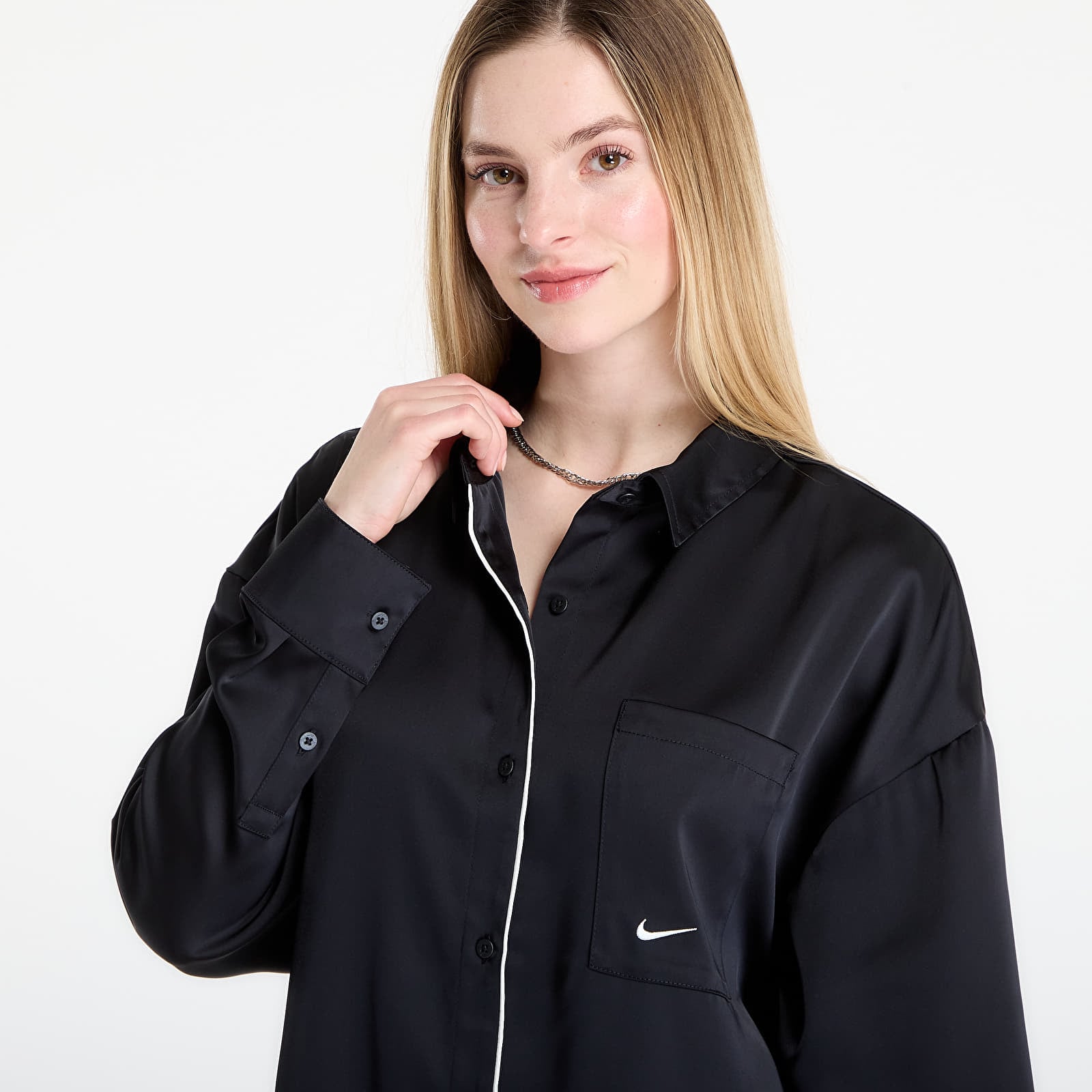 Skjorter til kvinder Nike Sportswear Women's Oversized Satin Long-Sleeve Top Black/ Sail
