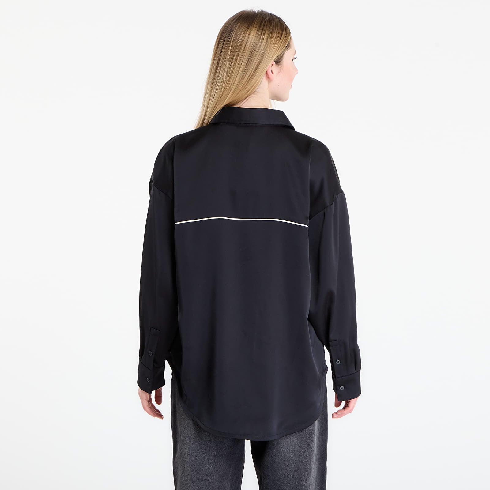 Skjorter til kvinder Nike Sportswear Women's Oversized Satin Long-Sleeve Top Black/ Sail