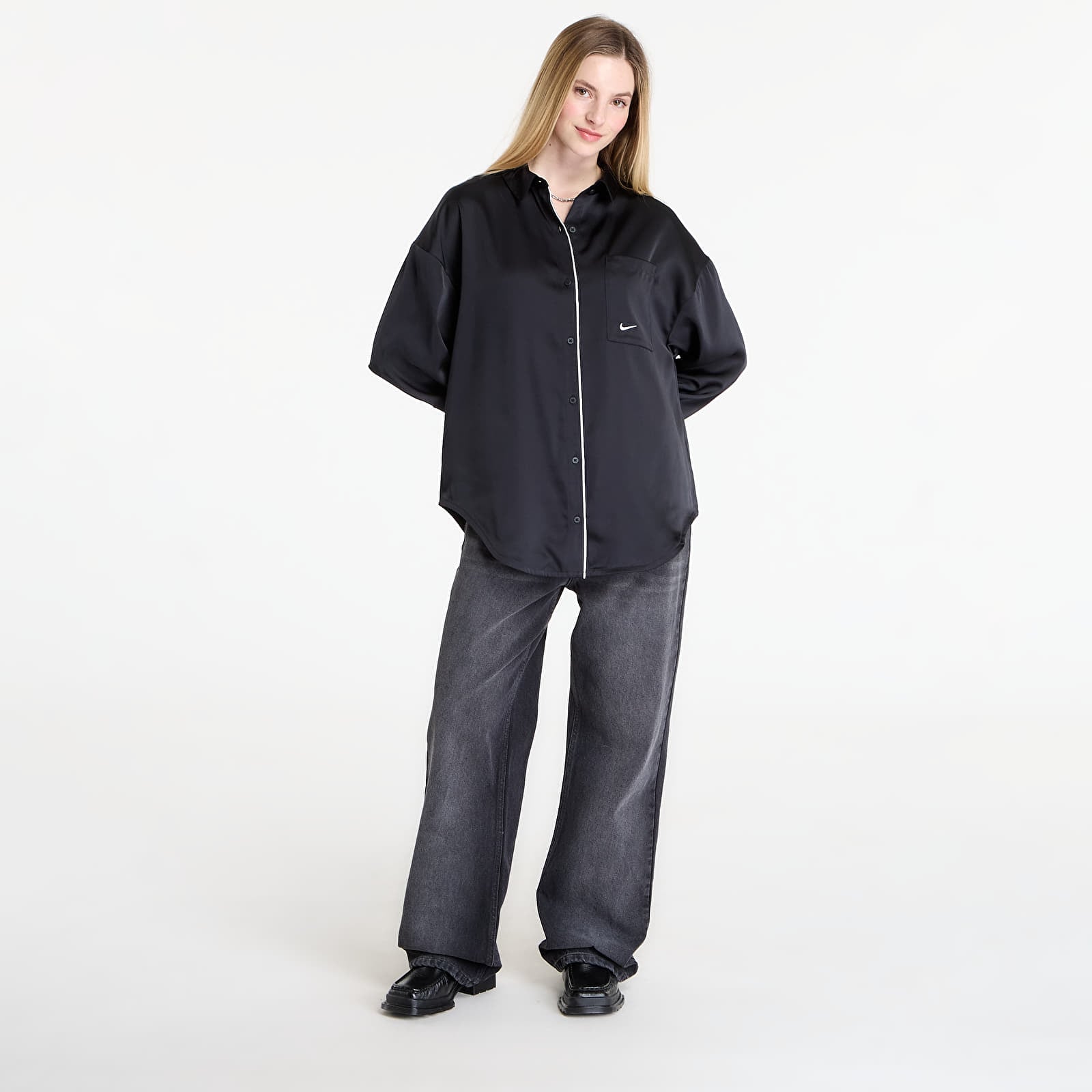 Skjorter til kvinder Nike Sportswear Women's Oversized Satin Long-Sleeve Top Black/ Sail
