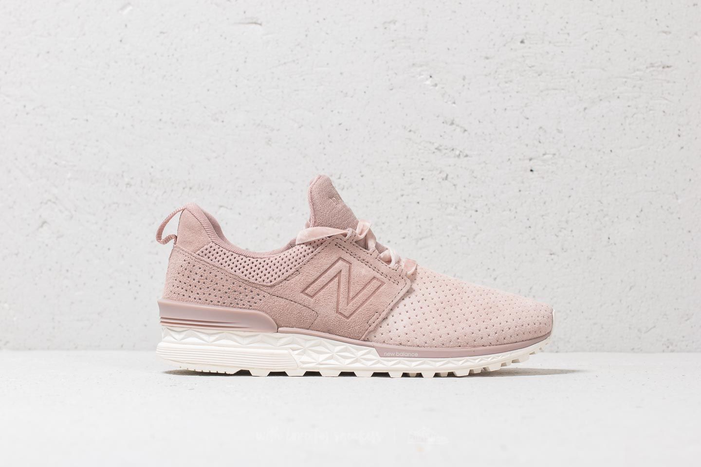 Women s shoes New Balance 574 Pink White Footshop