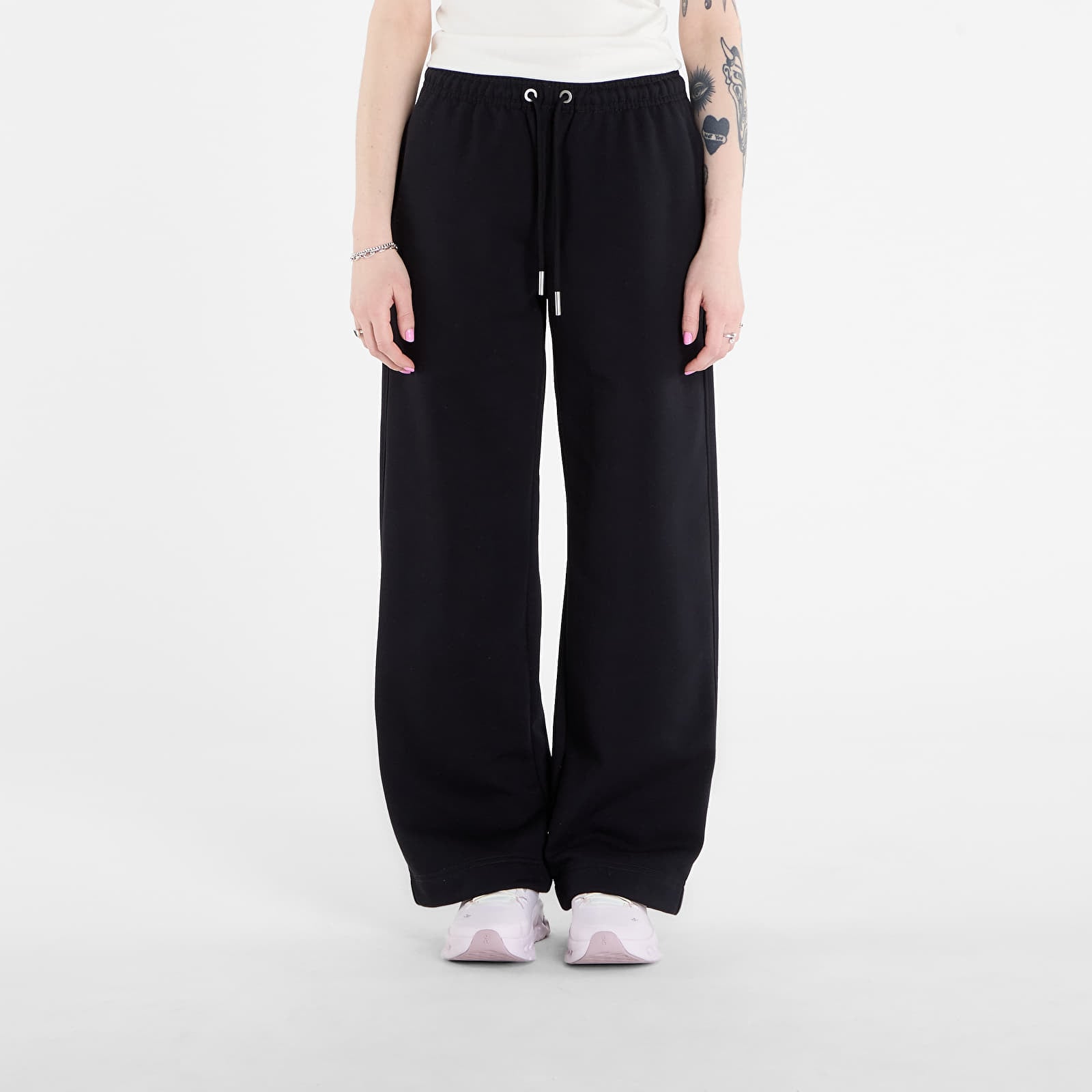 Ženske trenerke On Club Collective Pants Black