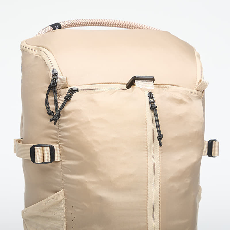 Backpacks On Speed Pack 18L Lite Sand (2UE30520554) | Footshop