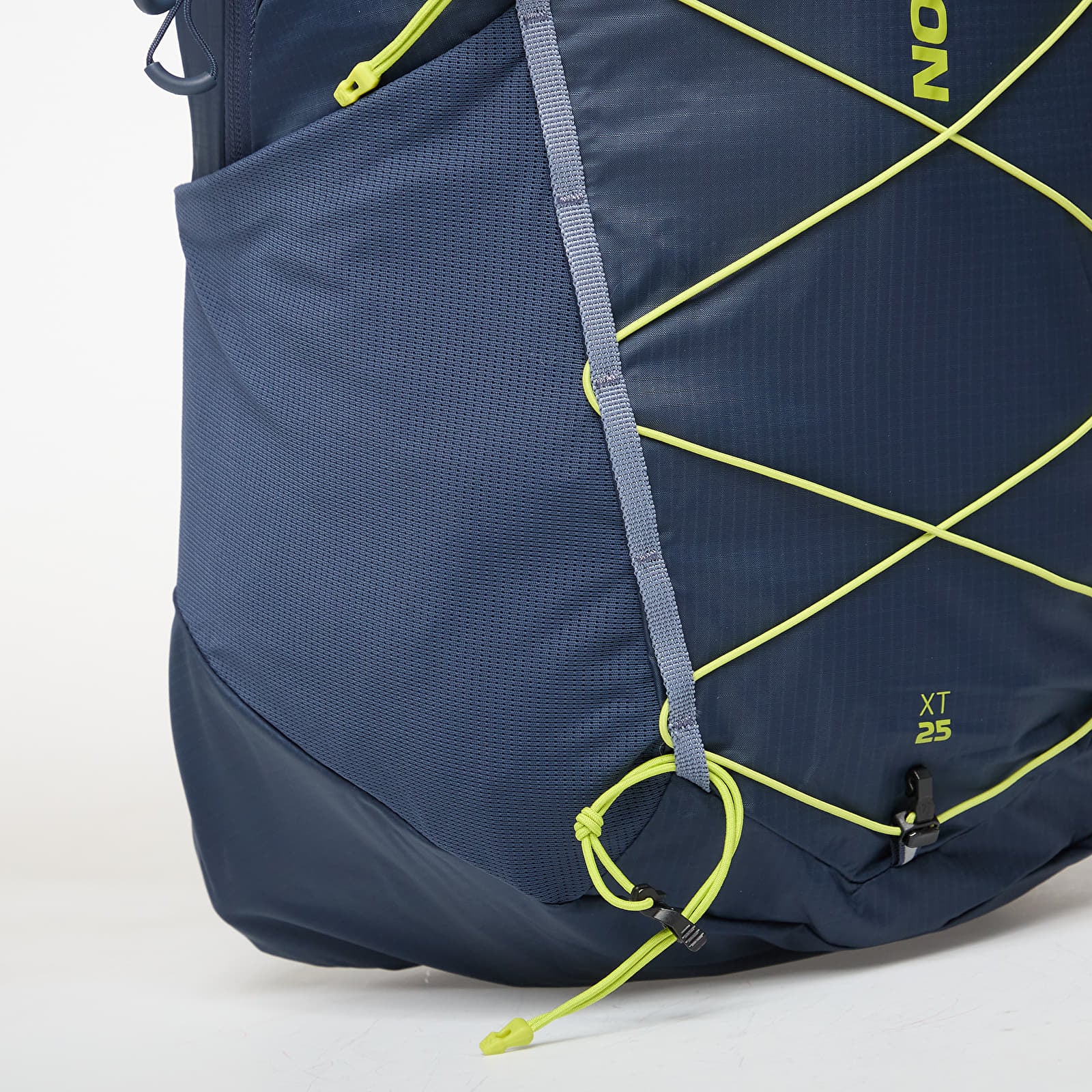 Ryggsäckar Salomon Backpack XT 25 pellbound/ Grisaille/ Bright Chartr