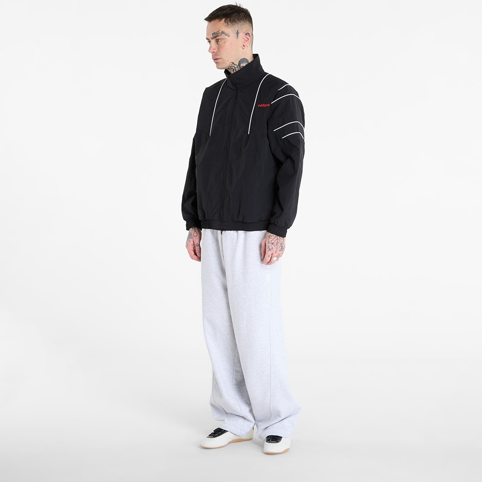 Sweatjacken und Sweatshirts adidas Tt Black