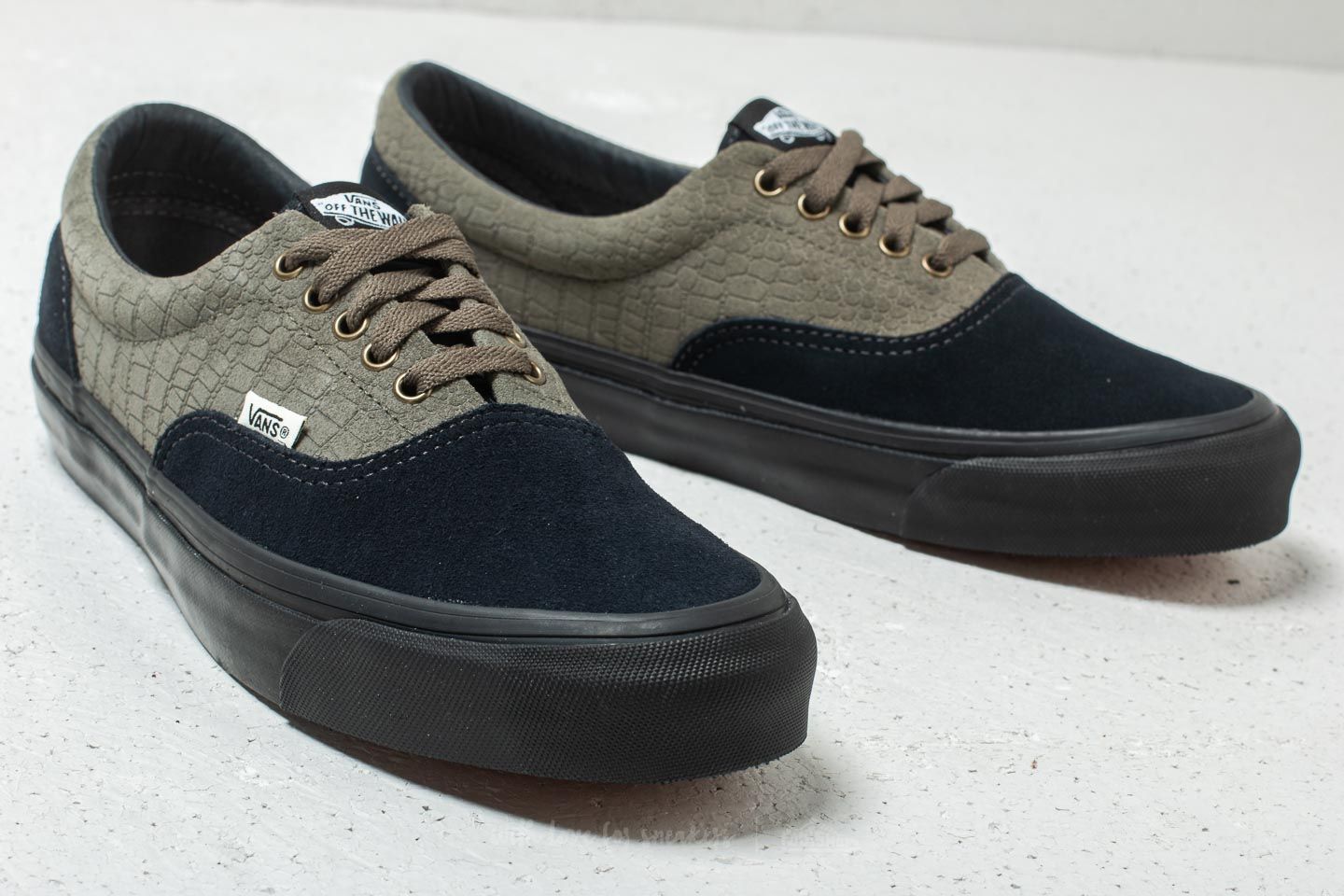 Men s shoes Vans Og Era LX WTAPS Navy Croc Footshop