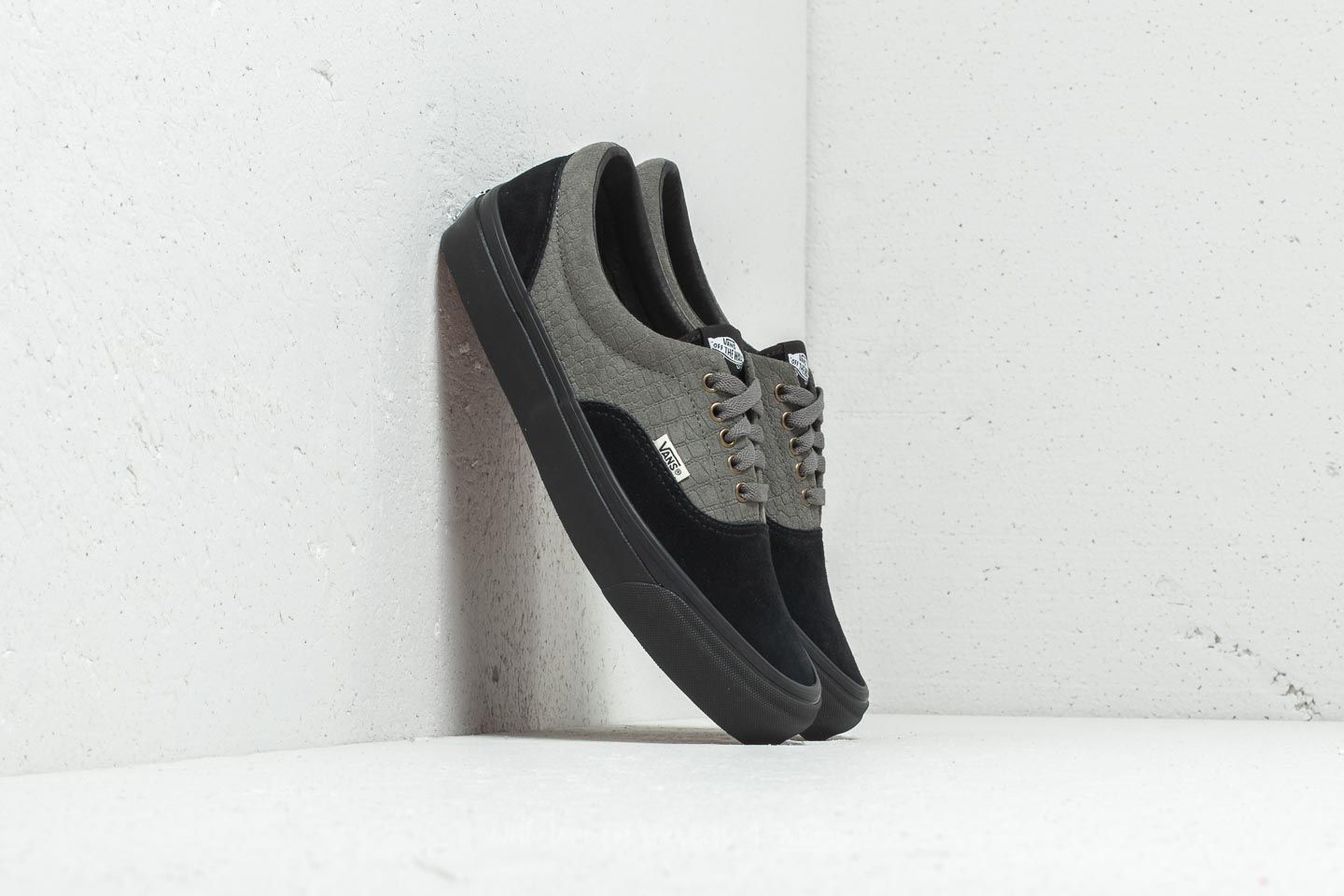 Vans wtaps croc outlet