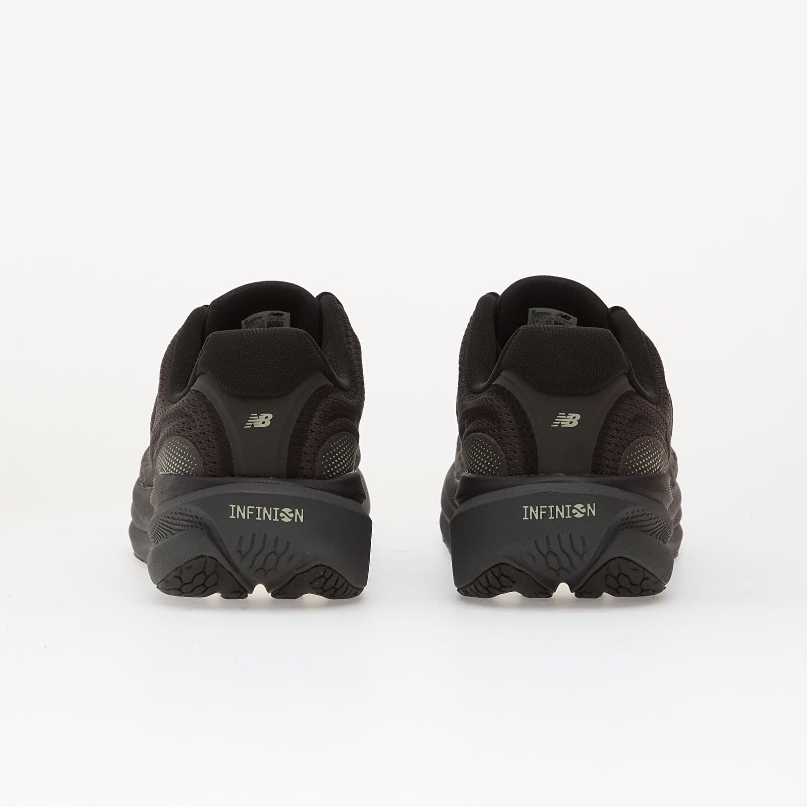 Мъжки кецове и обувки New Balance 1080 v15 Black/ Faded Black/ Olivine