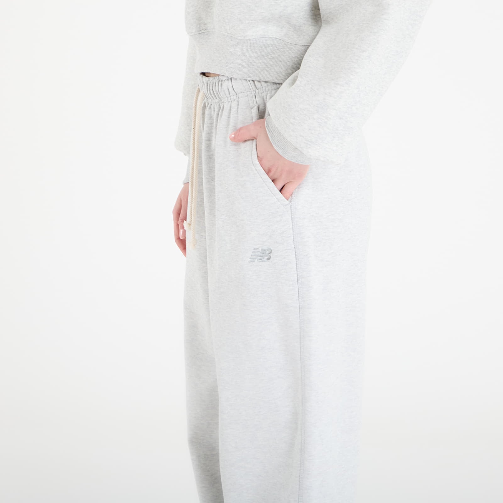 Tepláky New Balance Athletics French Terry Jogger Ash Heather