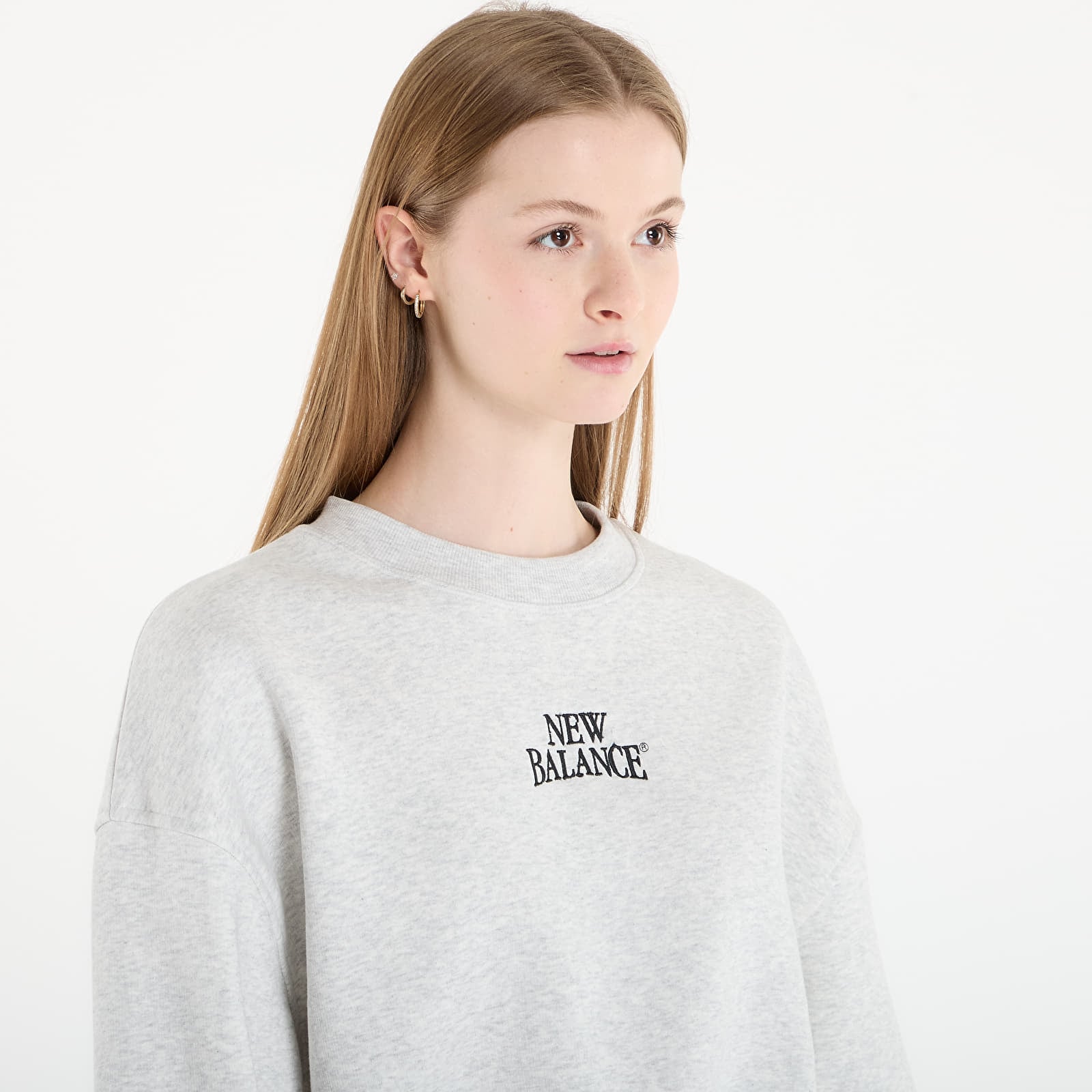 Naisten hupparit New Balance Linear Heritage Fleece Crew Ash Heather