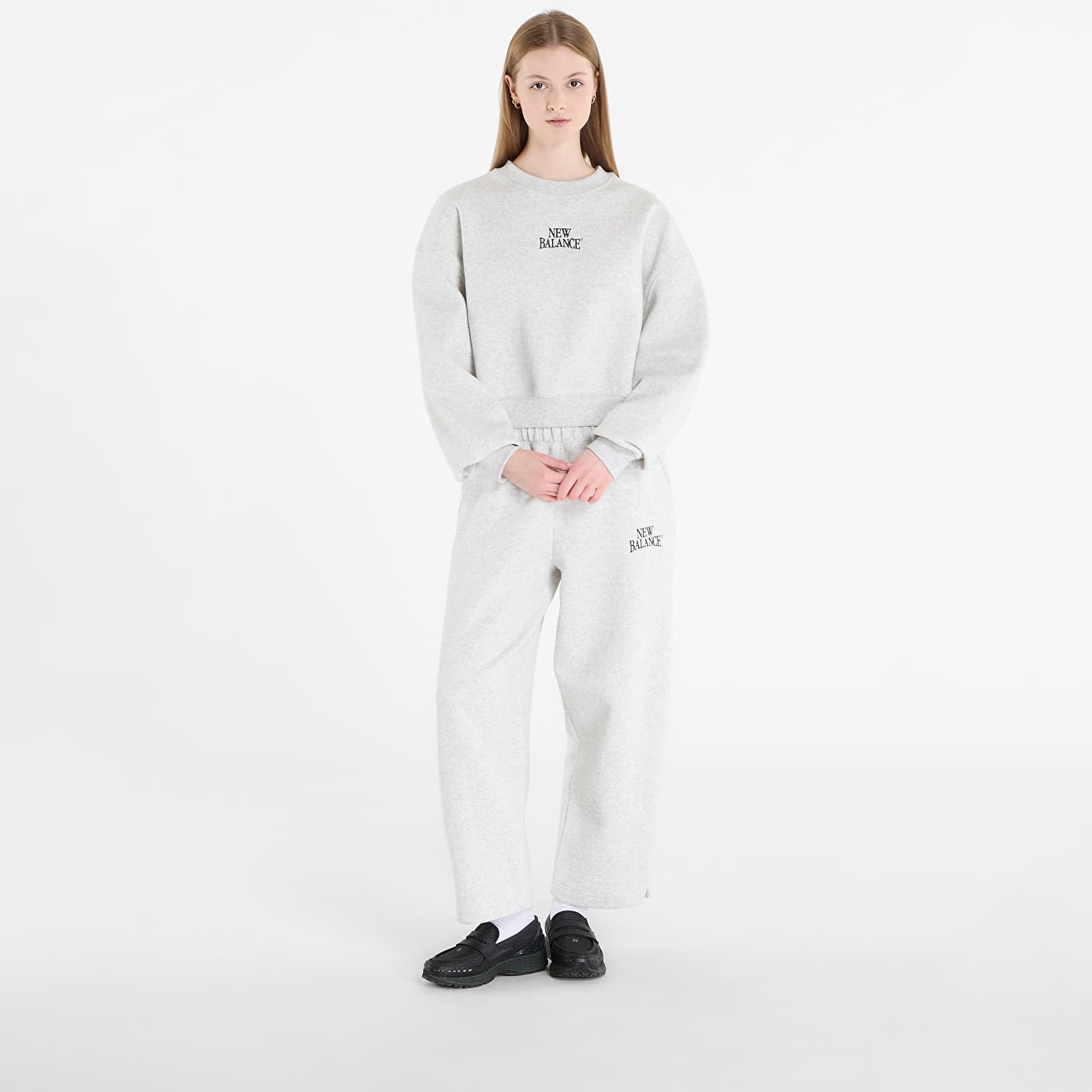 Naisten hupparit New Balance Linear Heritage Fleece Crew Ash Heather