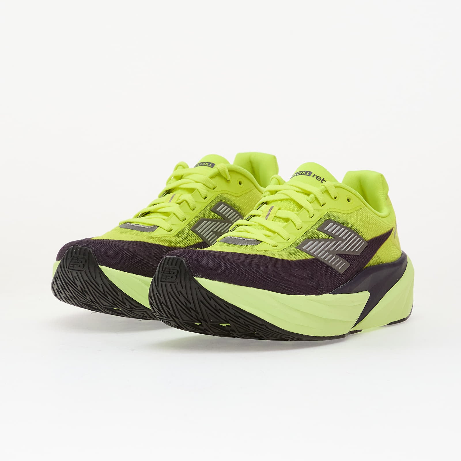 Scarpe donna New Balance FuelCell Rebel v5 Alkaline Green/ Boyseerry/ Dark Silver Metallic