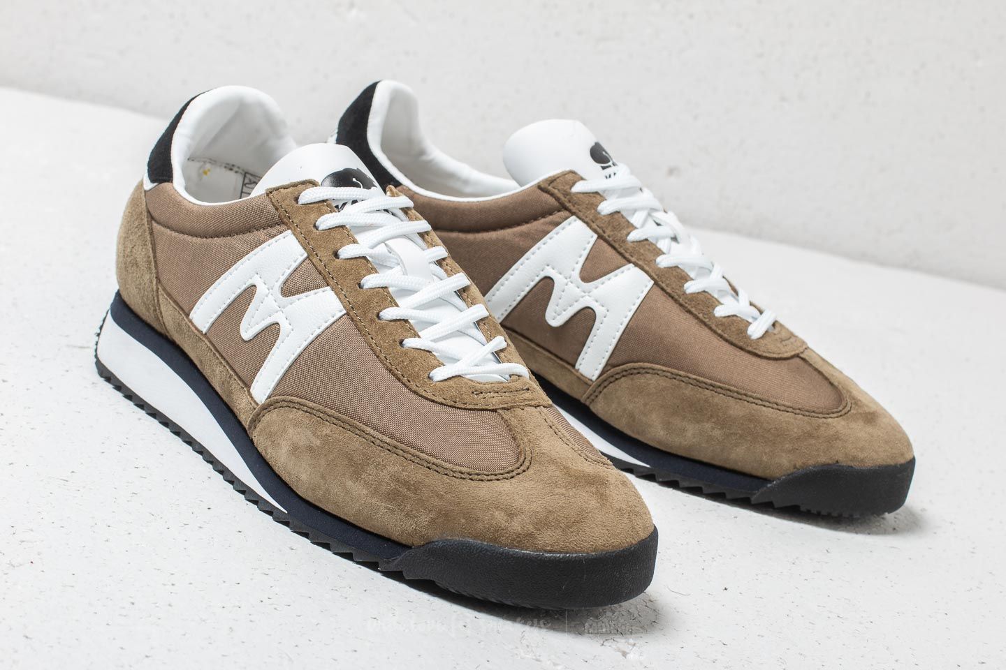 Herren Sneaker und Schuhe Karhu Championair Military Olive/ Night Sky