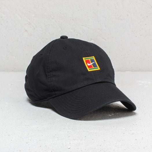 Nike court logo cap best sale