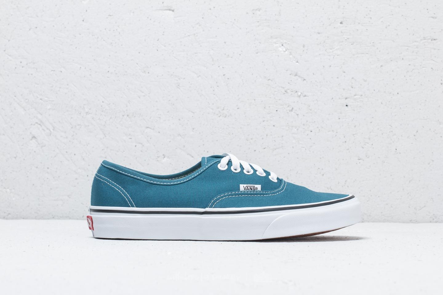 Chaussures et baskets homme Vans Authentic Corsair True White Footshop