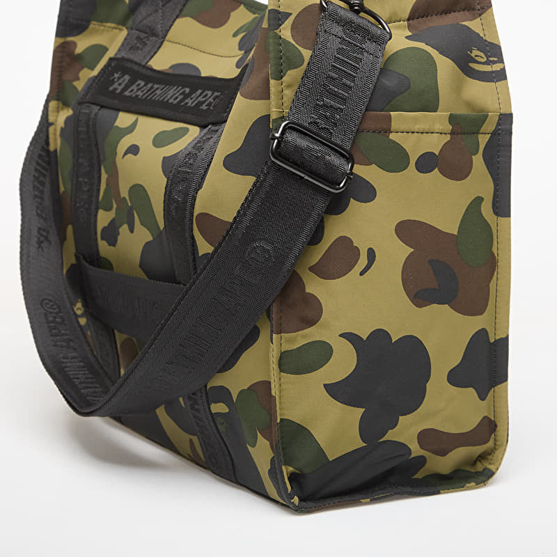 Crossbody bags A BATHING APE 1St Camo Sliding Tote Bag M Travel