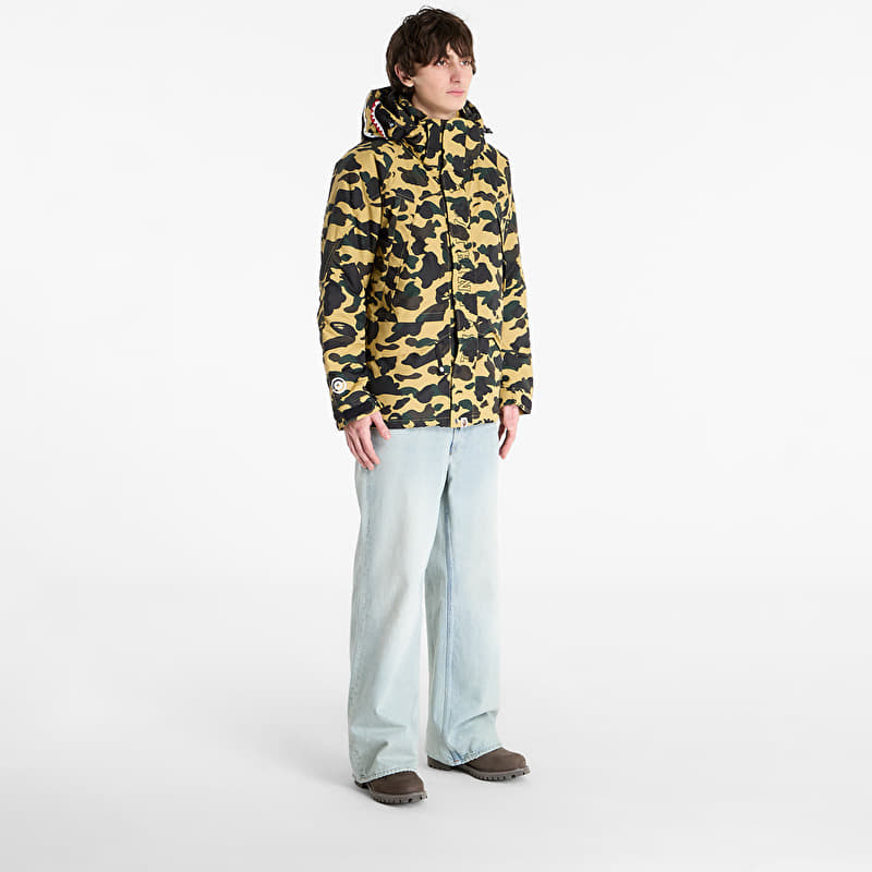 A BATHING APE 1St Camo Shark Snowboard Jacket M Yellow | Footshop