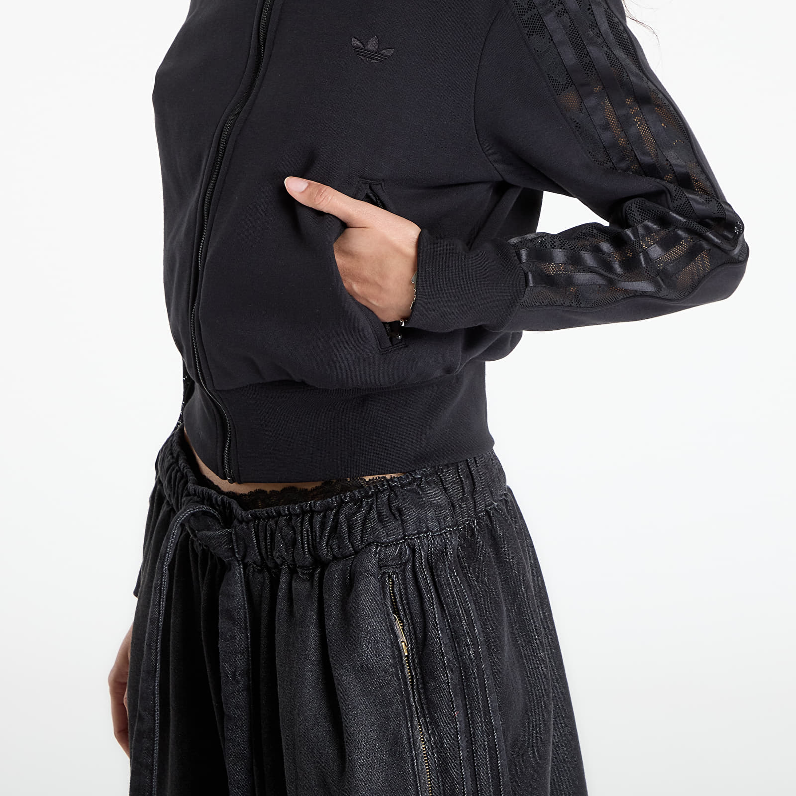 Hupparit ja collegepaidat adidas Firebird Lacett Black