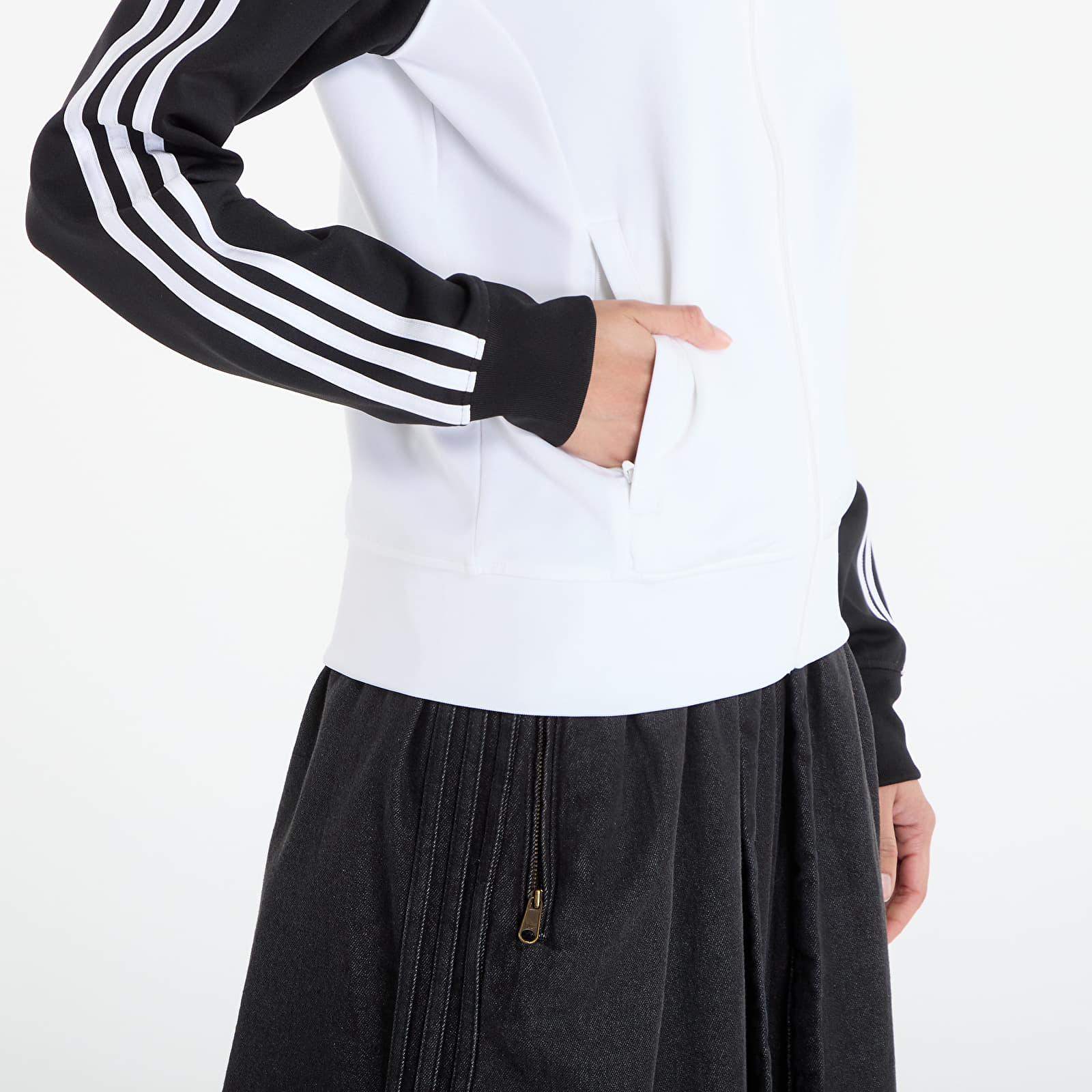Hupparit ja collegepaidat adidas Sst Tt White/ Black