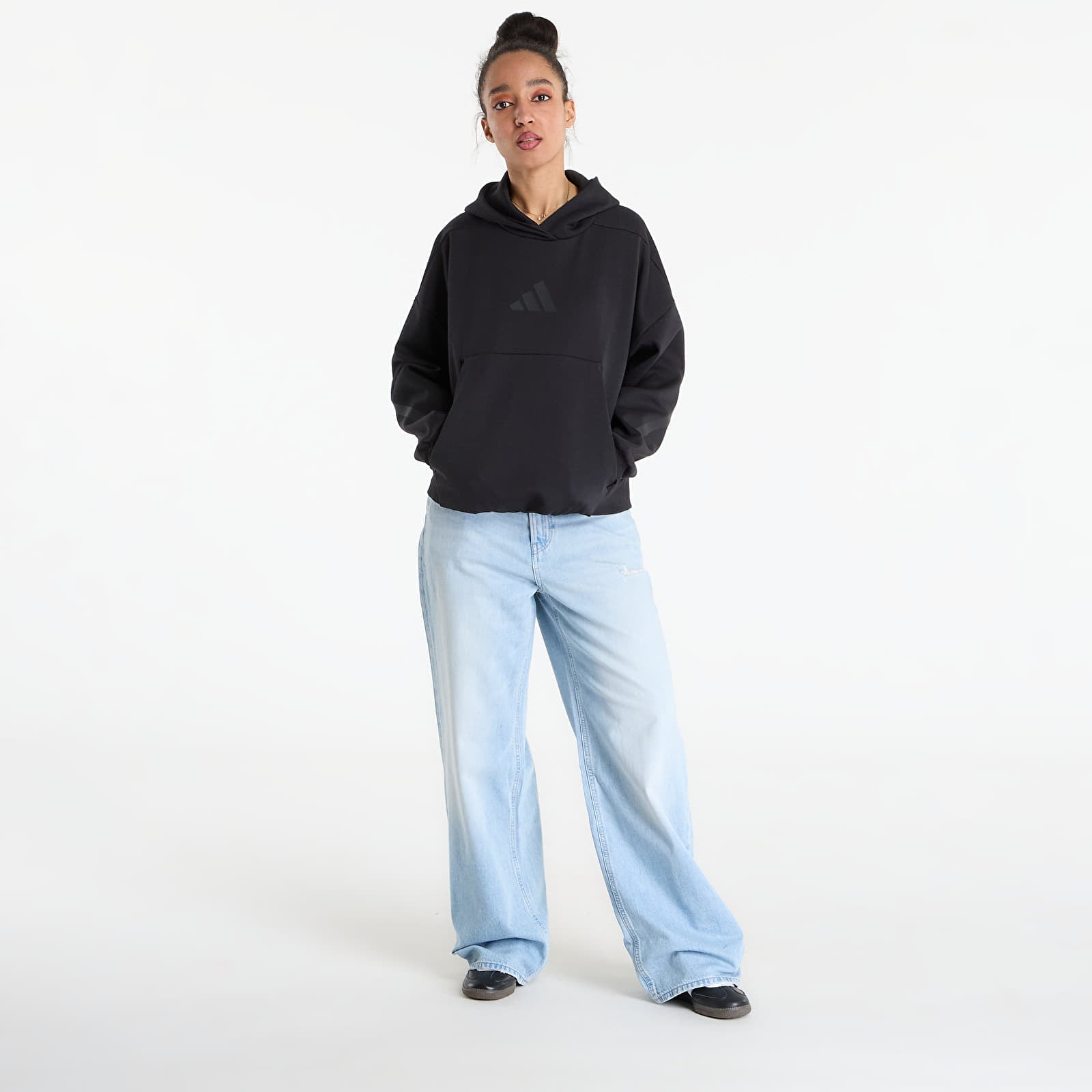 Sweatjacken und Sweatshirts adidas W Z.N.E. Oh Hd Black