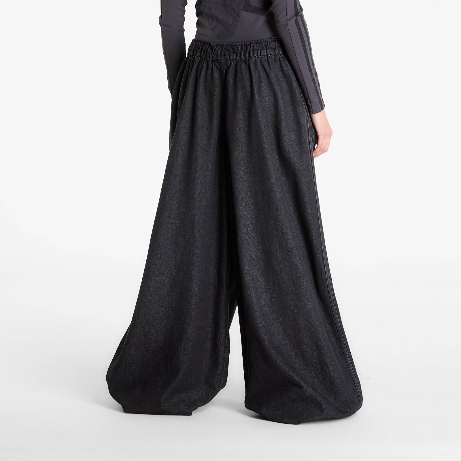 Dámske jeans adidas P Ess Denim Track Pants True Black Denim