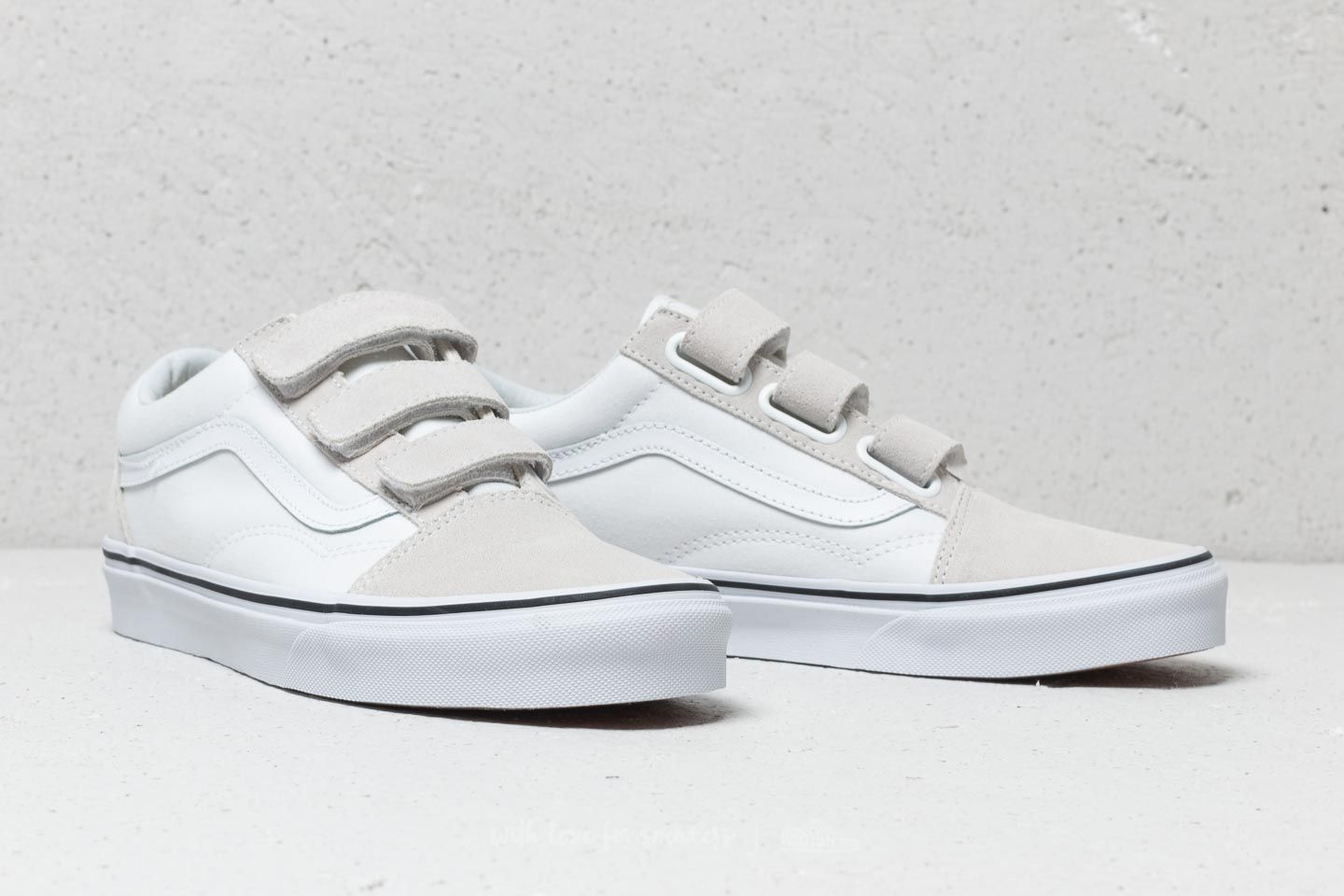 Vans old skool v true white top