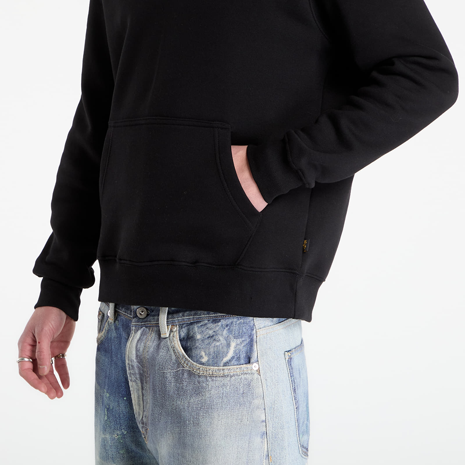 Hupparit ja collegepaidat Alpha Industries Return To Base Hoodie Black