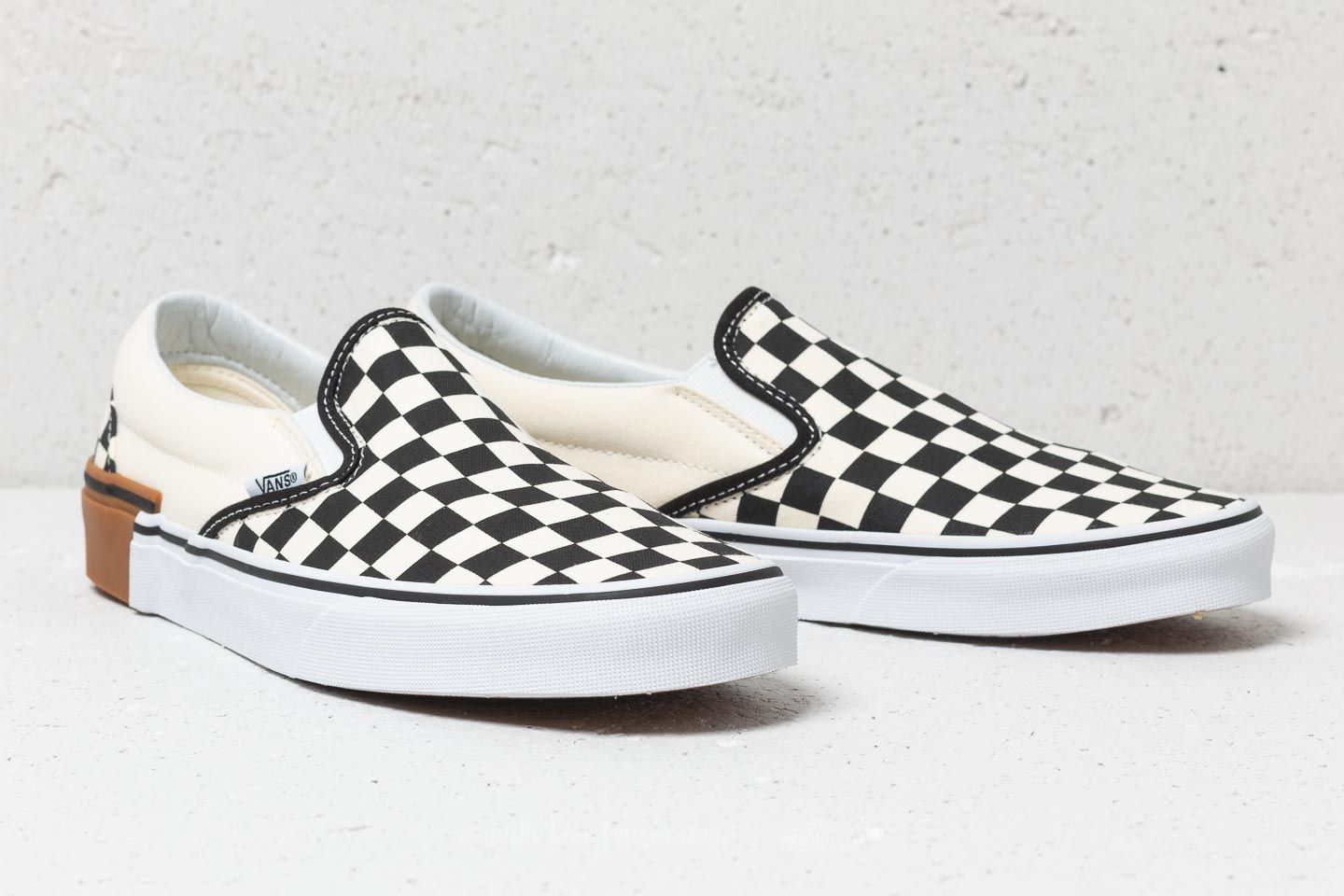 Vans gum cheap block slip on