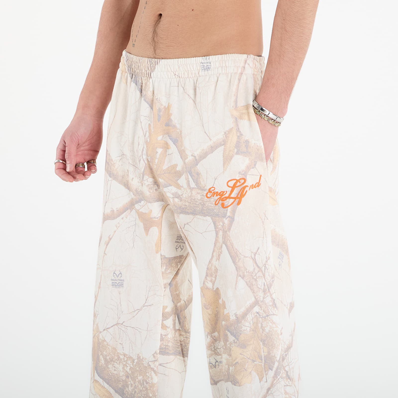 Jogginghosen REPRESENT England Sweatpant Washed White Real Tree Camo