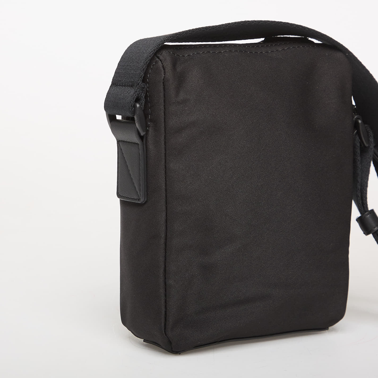 Torbe za čez ramo Calvin Klein Canvas Mix Reporter Black