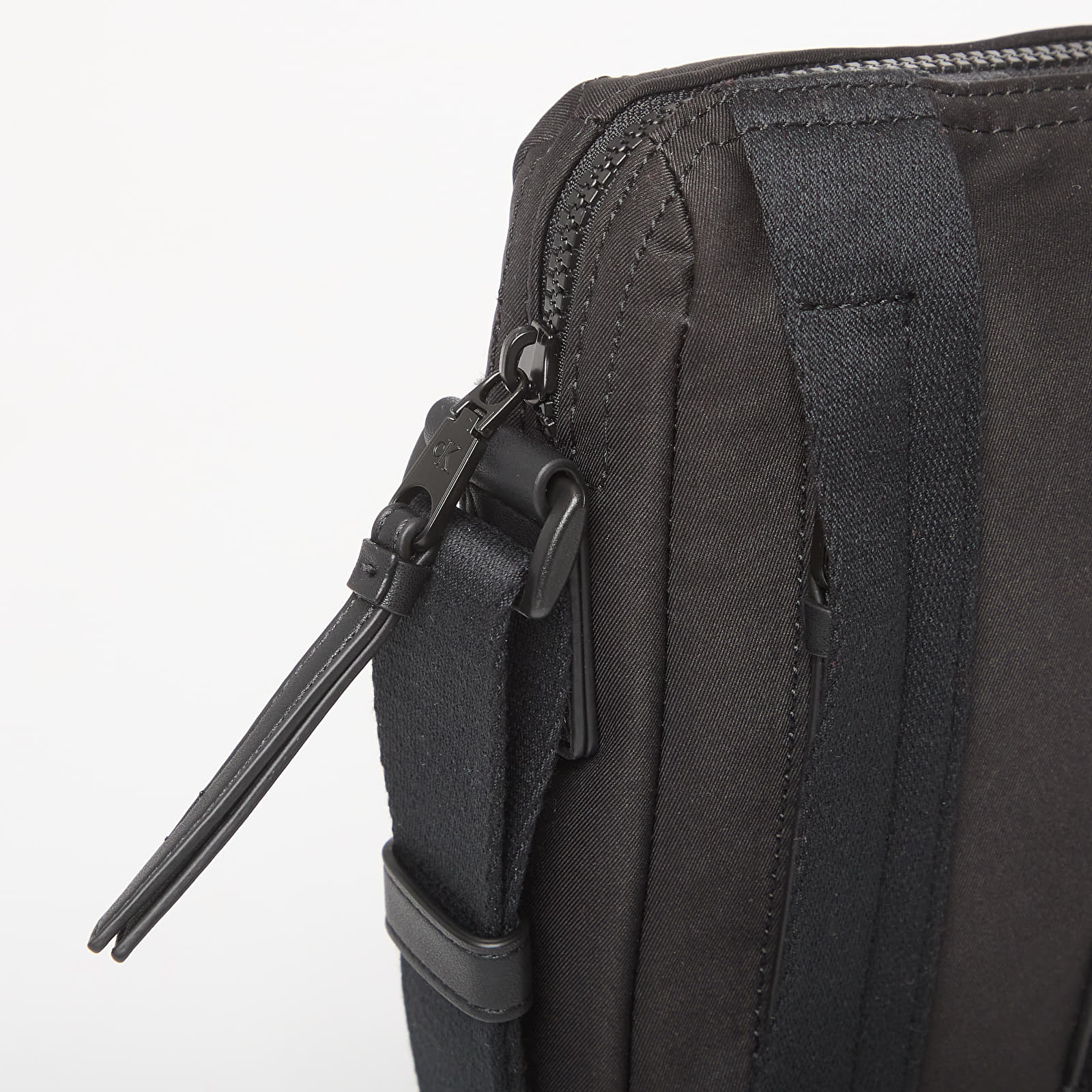 Torbe za čez ramo Calvin Klein Canvas Mix Reporter Black