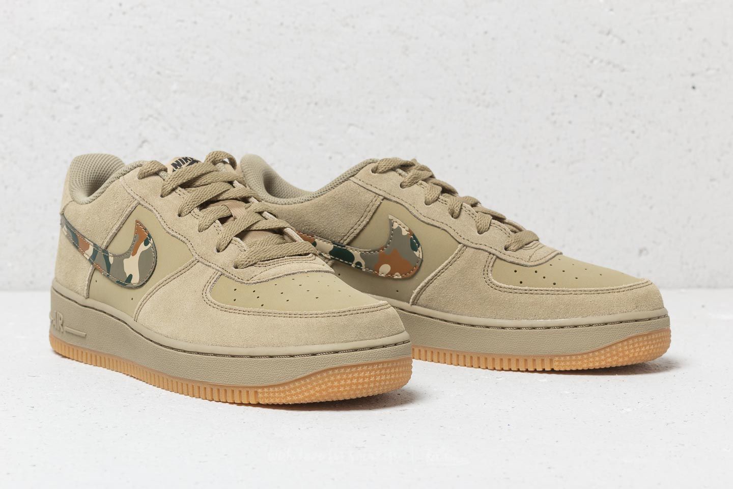 Skor för kvinnor Nike Air Force 1 (GS) Neutral Olive/ Black