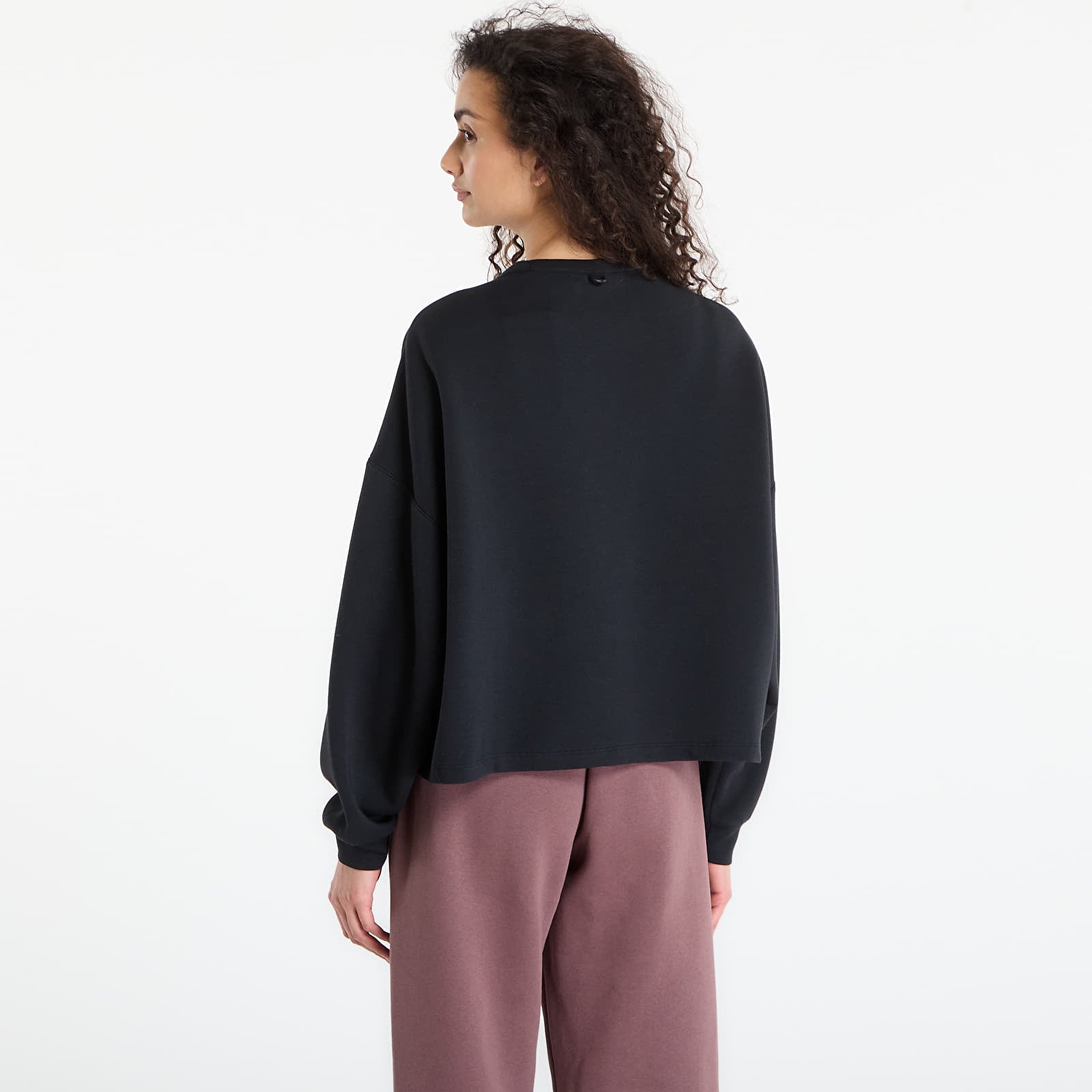 Damen T-Shirts  Nike 24.7 ImpossiblySoft Women's Dri-FIT Oversized Crew-Neck Top Black/ Dk Smoke Grey