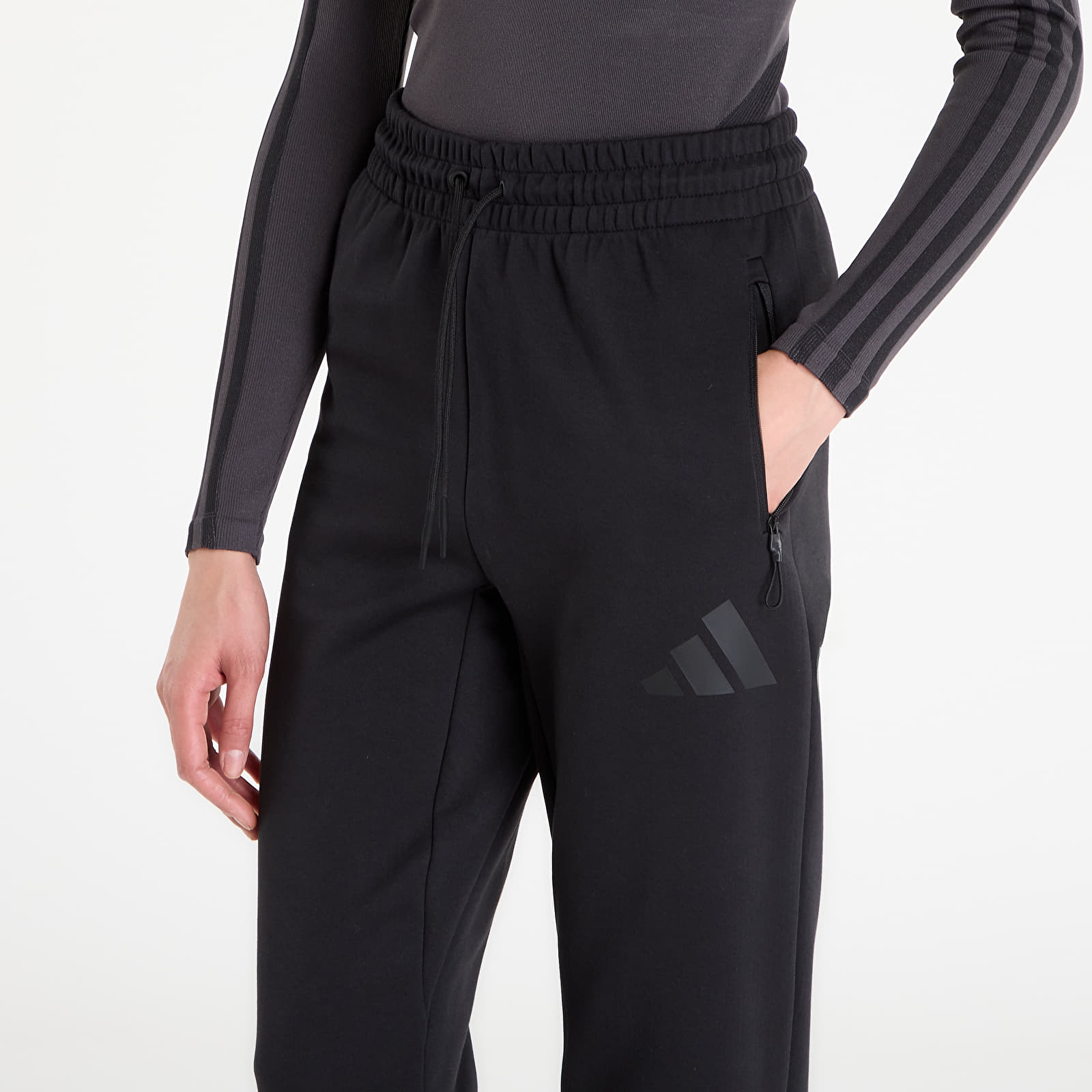 Hlače adidas W Z.N.E. Pant Black