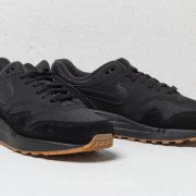 Black air max 1 gum sole clearance