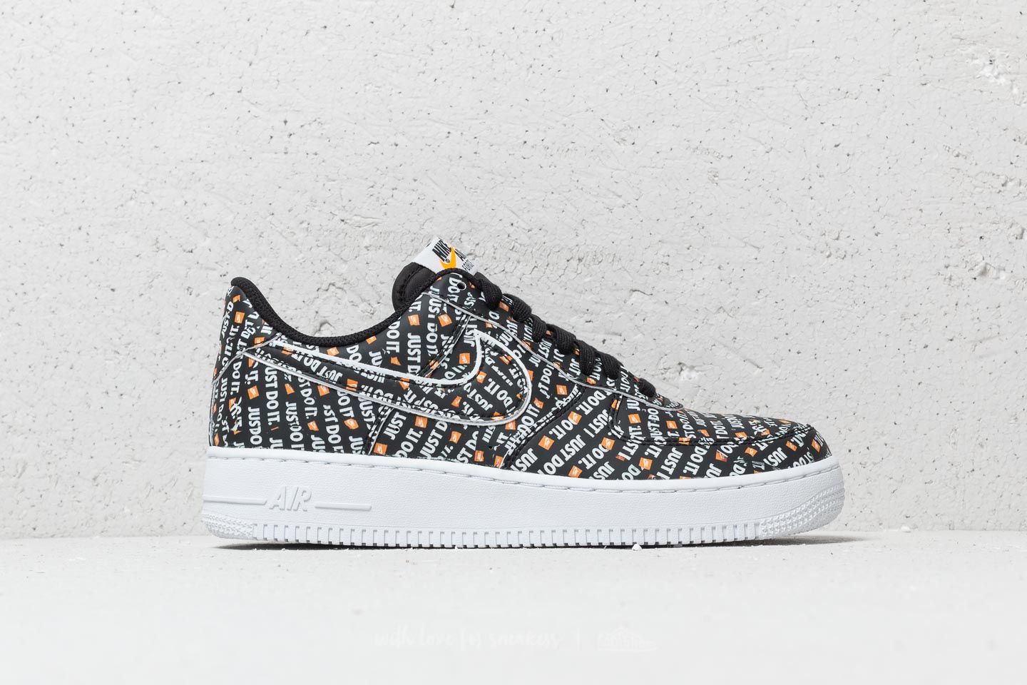 Scarpe uomo Nike Air Force 1 '07 LV8 JDI Black/Black-White-Total Orange